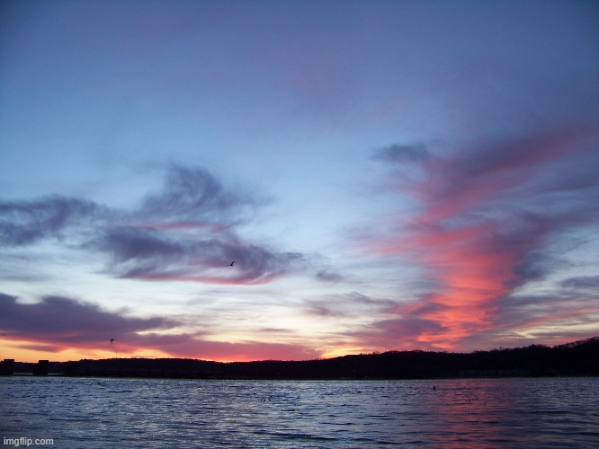 A very cold morning on the mississippi river | image tagged in sunrise,kewlew | made w/ Imgflip meme maker