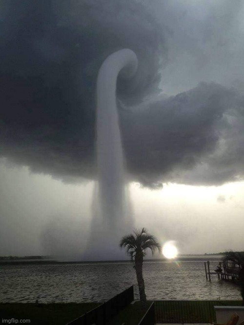 Waterspout in Florida | image tagged in water,tornado,florida,awesome,pic | made w/ Imgflip meme maker