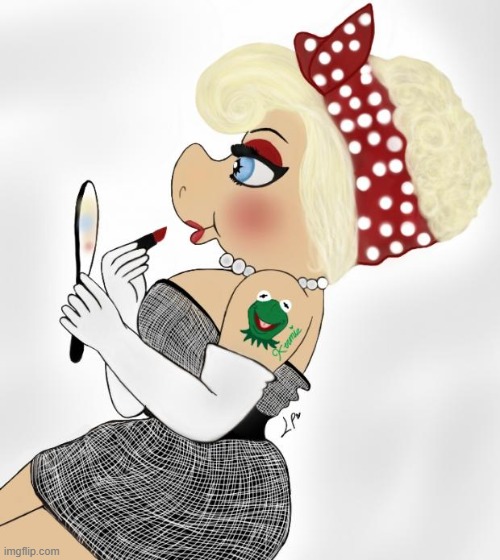 lipstick piggy | image tagged in lipstick piggy | made w/ Imgflip meme maker