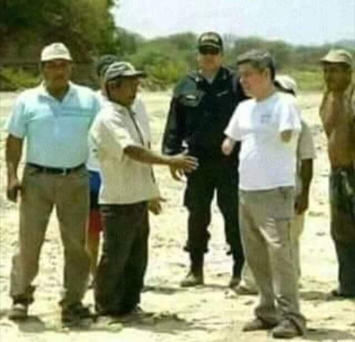 Shaking hands Blank Meme Template