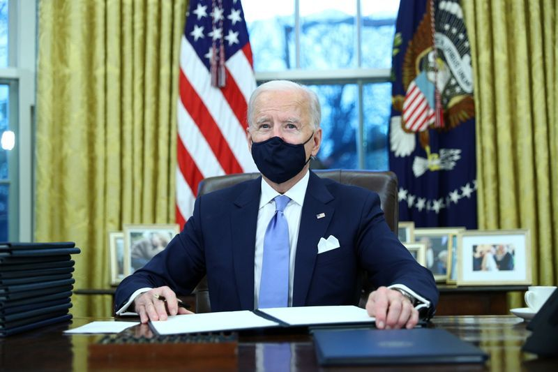High Quality Biden signing Blank Meme Template