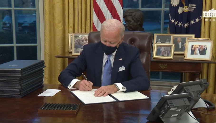 Biden signs Blank Meme Template