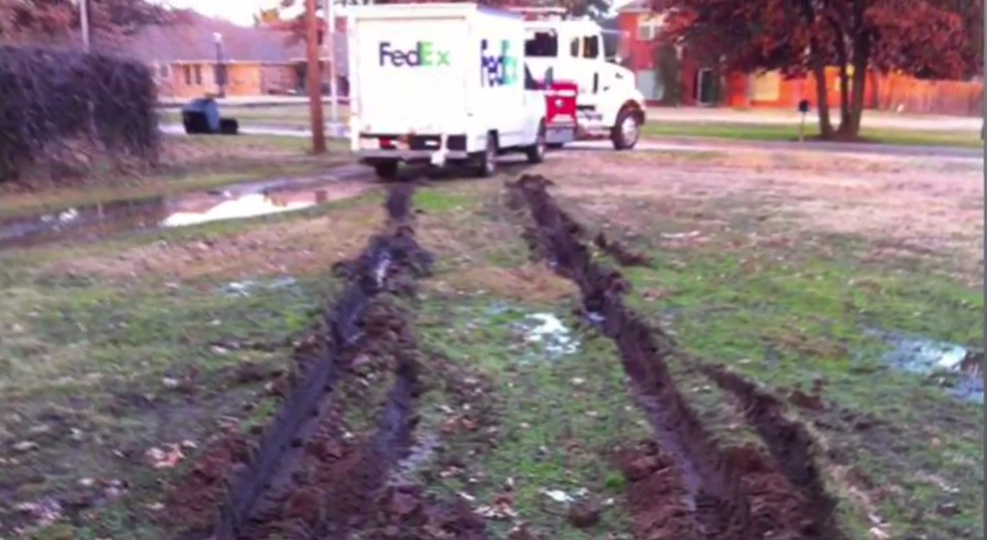 Fedex truck gets stuck Blank Meme Template