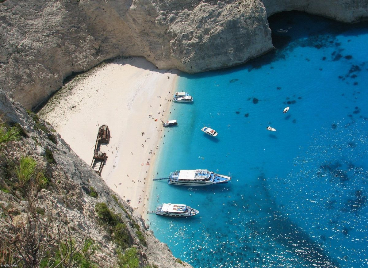 Most of America wants to be here this winter. | image tagged in awesome | made w/ Imgflip meme maker