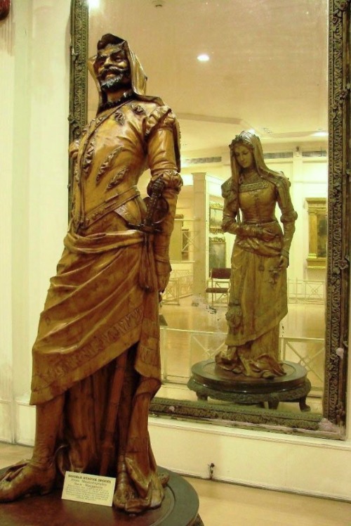 The Two-Sided Statue Of Mephistopheles And Margaretta  Carved Out Of Sycamore Wood | image tagged in awesome,pics,photography | made w/ Imgflip meme maker