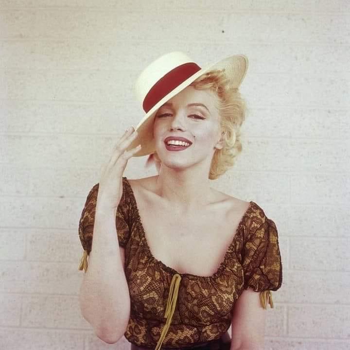 High Quality Marilyn Monroe hat Blank Meme Template