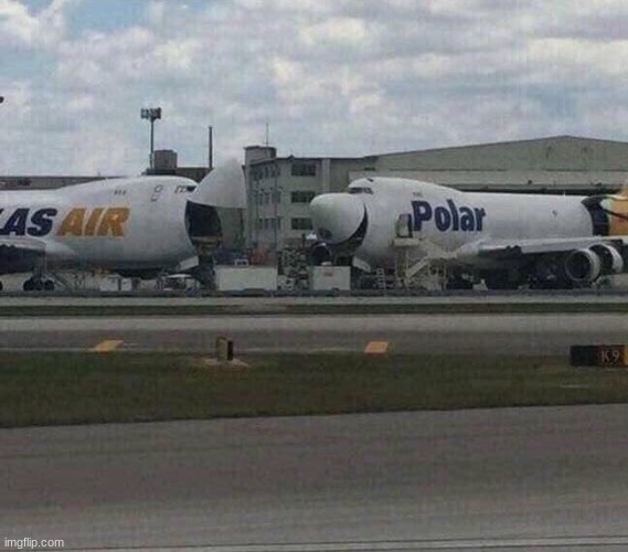 747 laughing | image tagged in 747 laughing | made w/ Imgflip meme maker