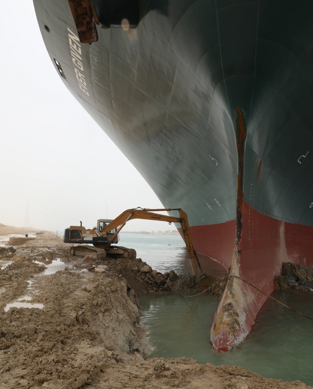 High Quality Suez Ship Digger Blank Meme Template