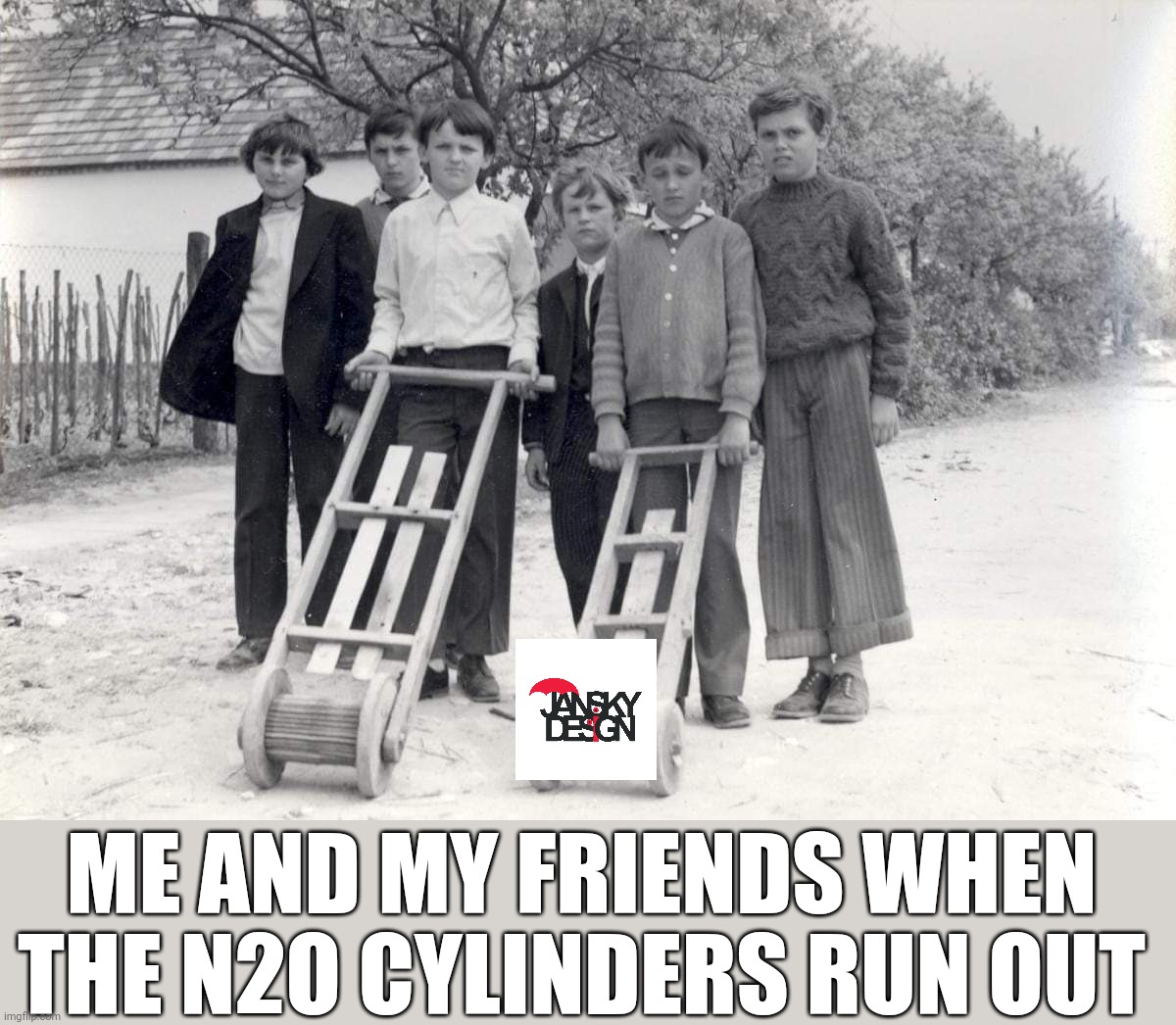 RUN OUT | ME AND MY FRIENDS WHEN
THE N2O CYLINDERS RUN OUT | image tagged in n2o,psy,pary,balloon,gas,funny | made w/ Imgflip meme maker