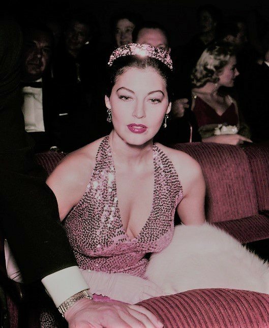Ava Gardner at The "Barefoot Contessa" premiere, 1954 Blank Meme Template