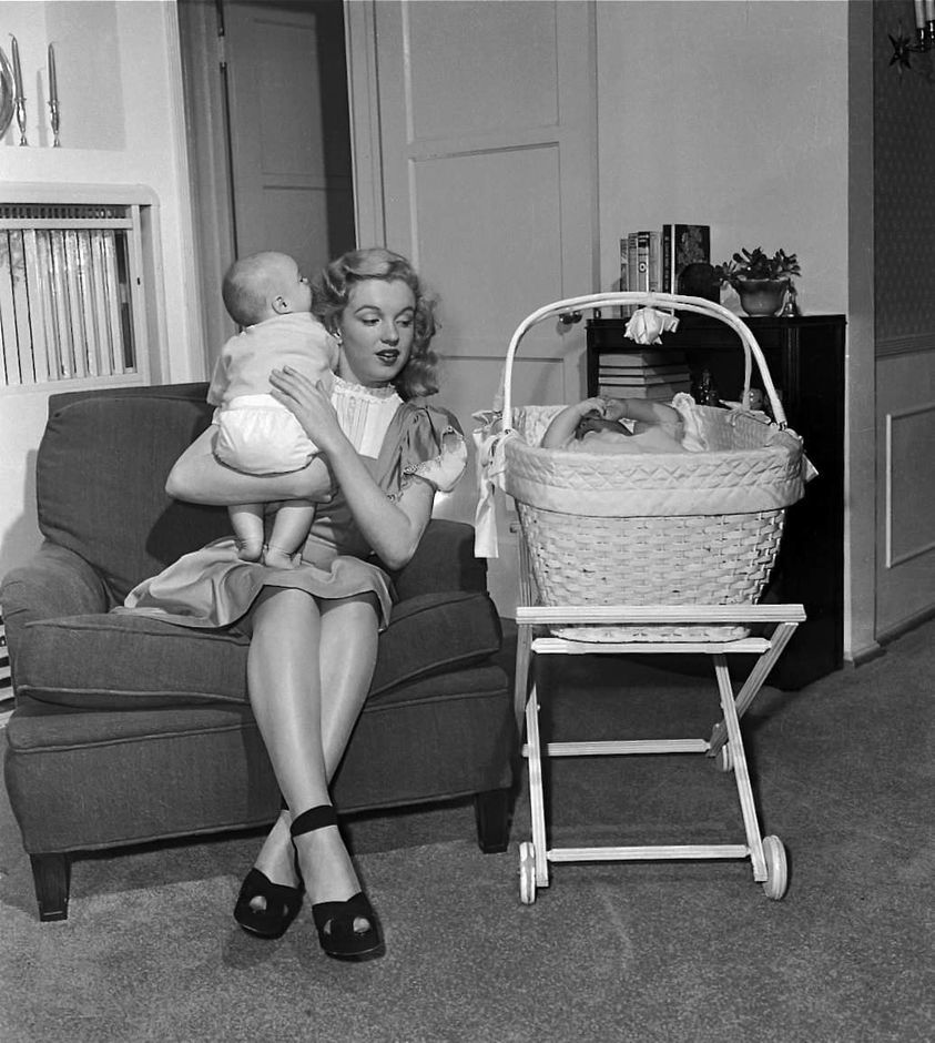 Marilyn Monroe photographed as a babysitter Blank Meme Template