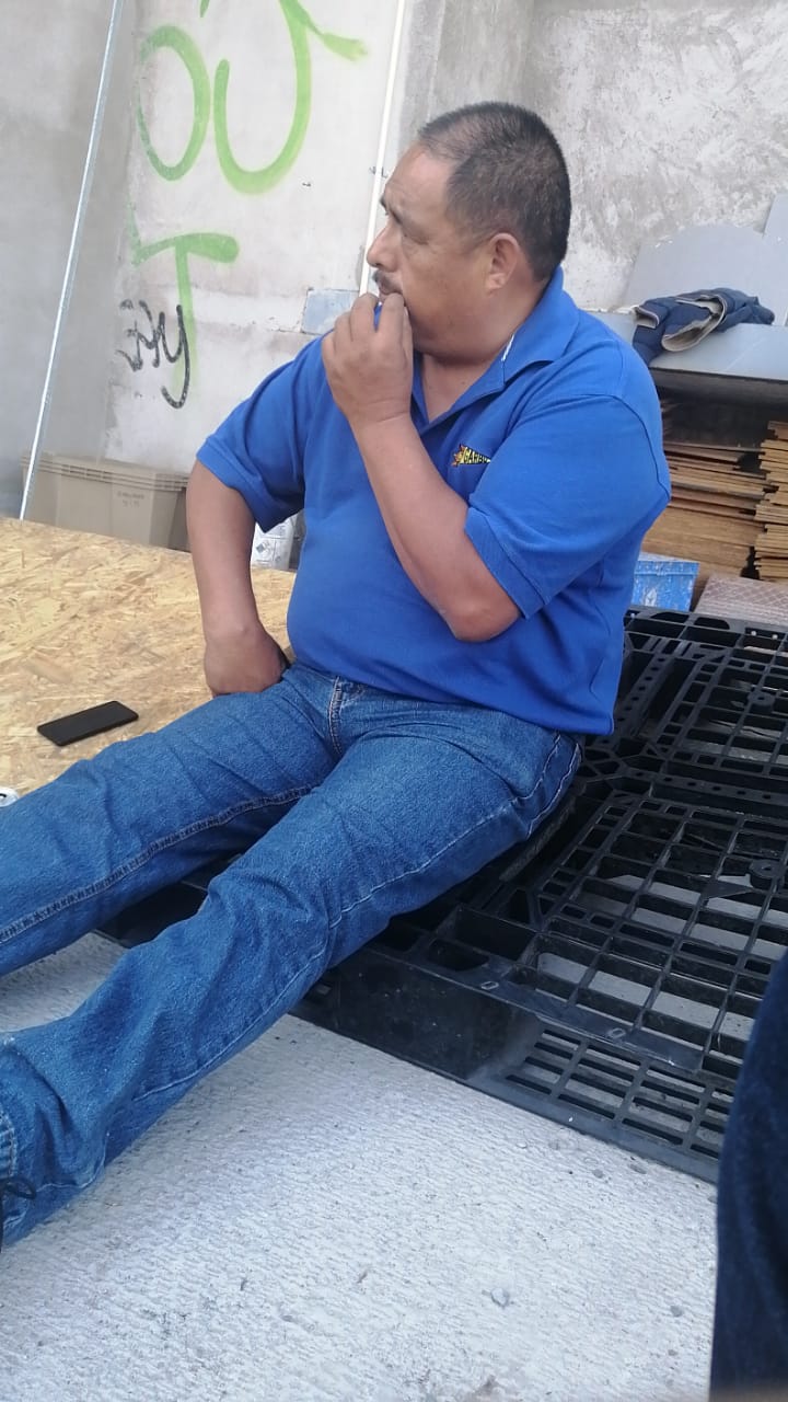 COMO QUE LLEGÓ INCOMPLETO Blank Meme Template