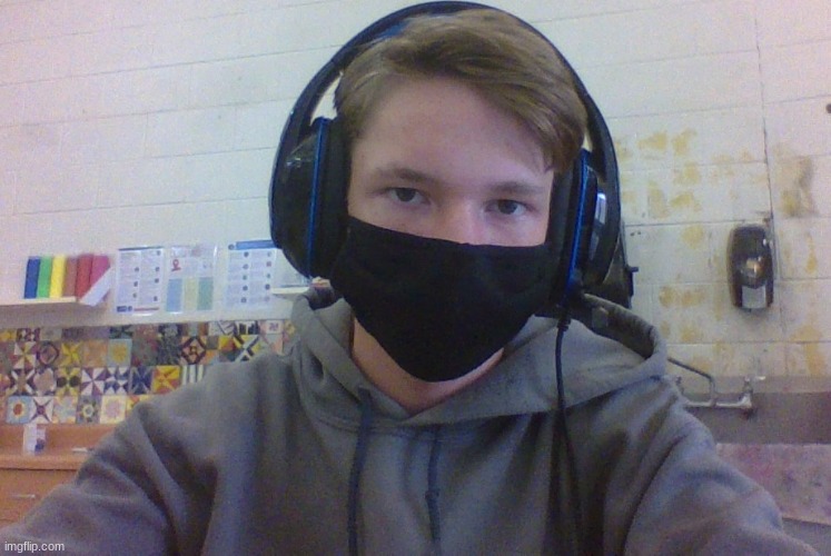 tis me | image tagged in face reveal | made w/ Imgflip meme maker