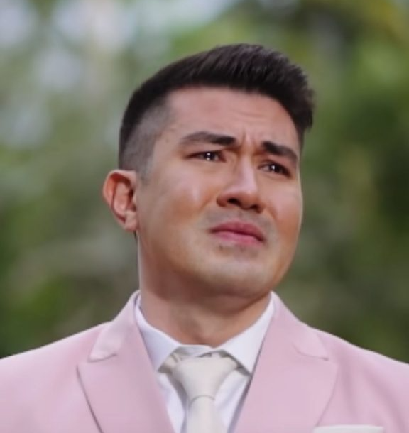 High Quality Luis Manzano Crying Blank Meme Template