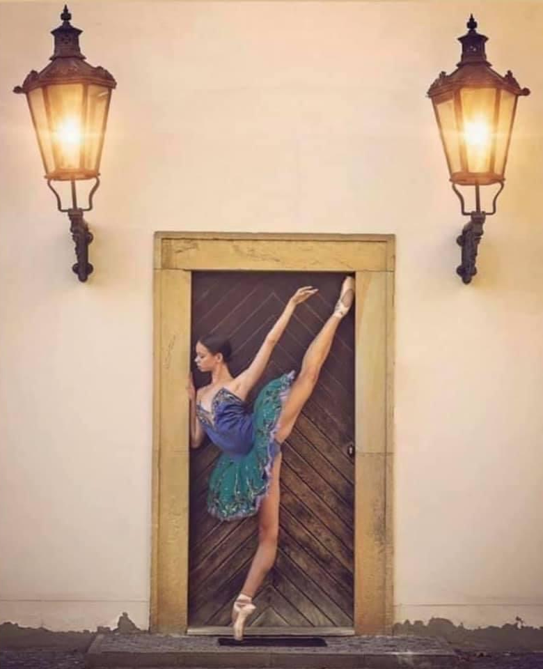 Ballet dancer doorframe Blank Meme Template