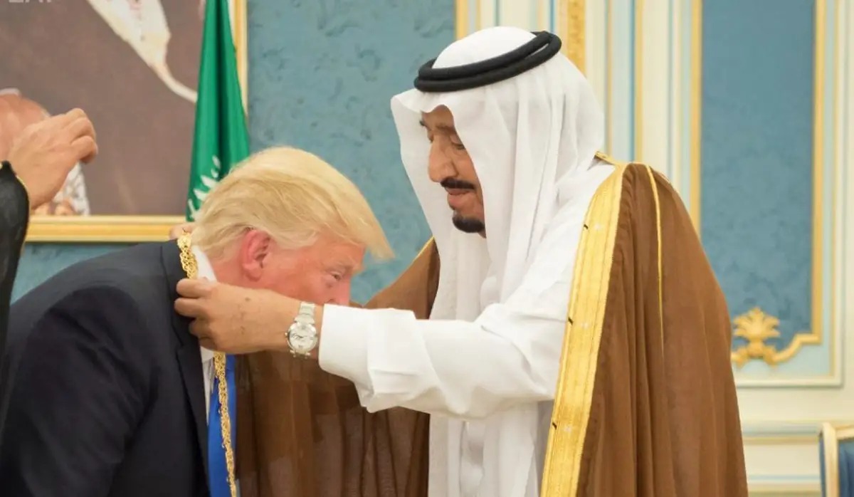 Trump bows to Saudi king Blank Meme Template