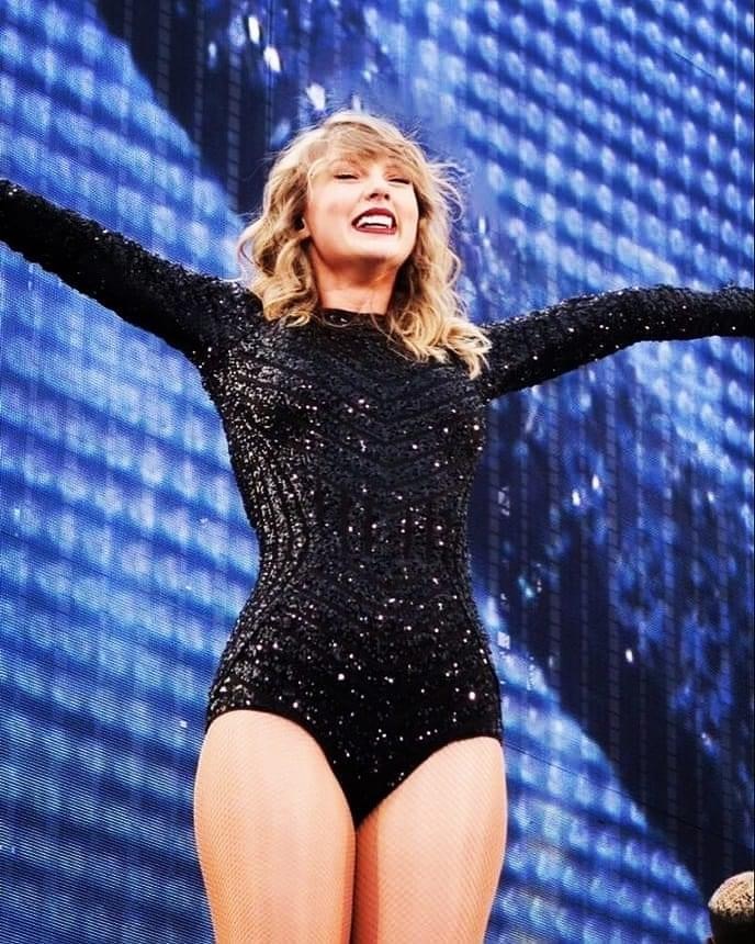 High Quality Taylor Swift arms Blank Meme Template