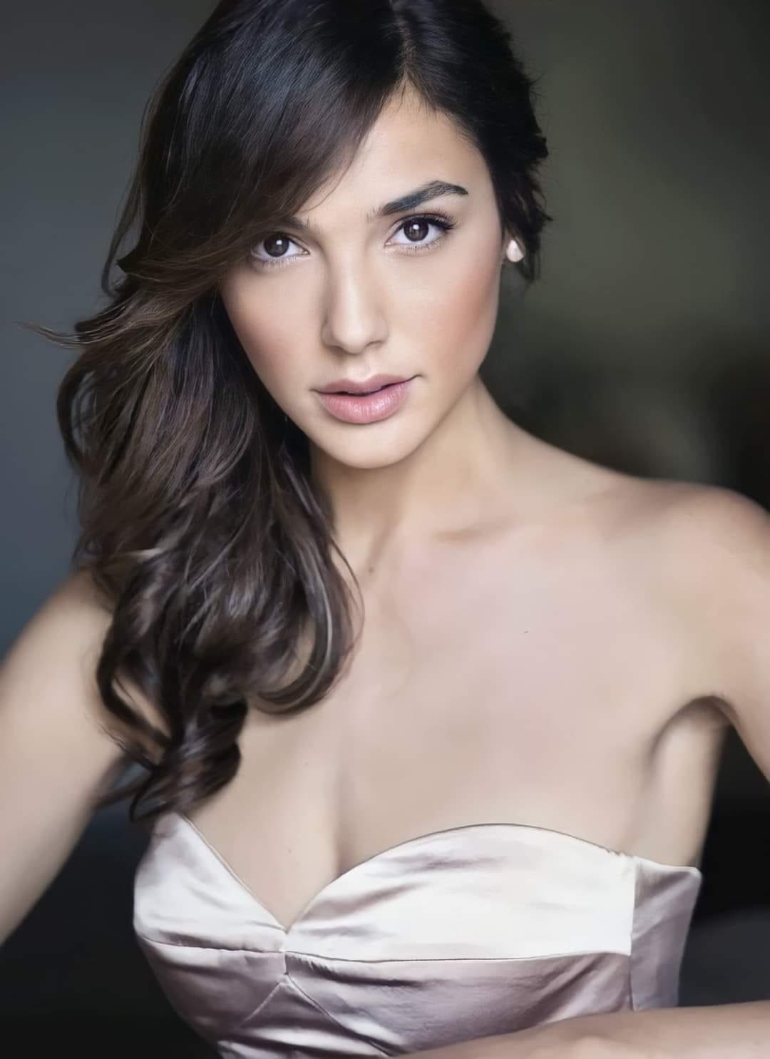 Gal Gadot Blank Meme Template