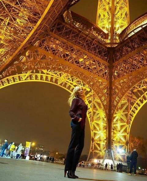 Kylie Eiffel Tower Blank Meme Template