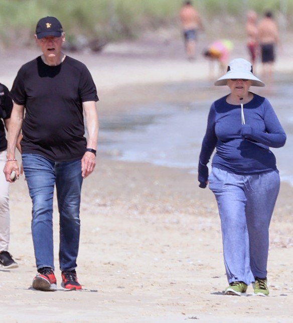 Bill and Hillary Clinton at the Hamptons Blank Meme Template