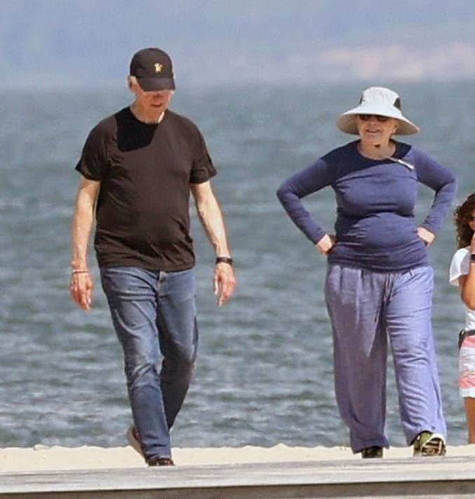 High Quality Bill and Hillary stroll the Hamptons Blank Meme Template