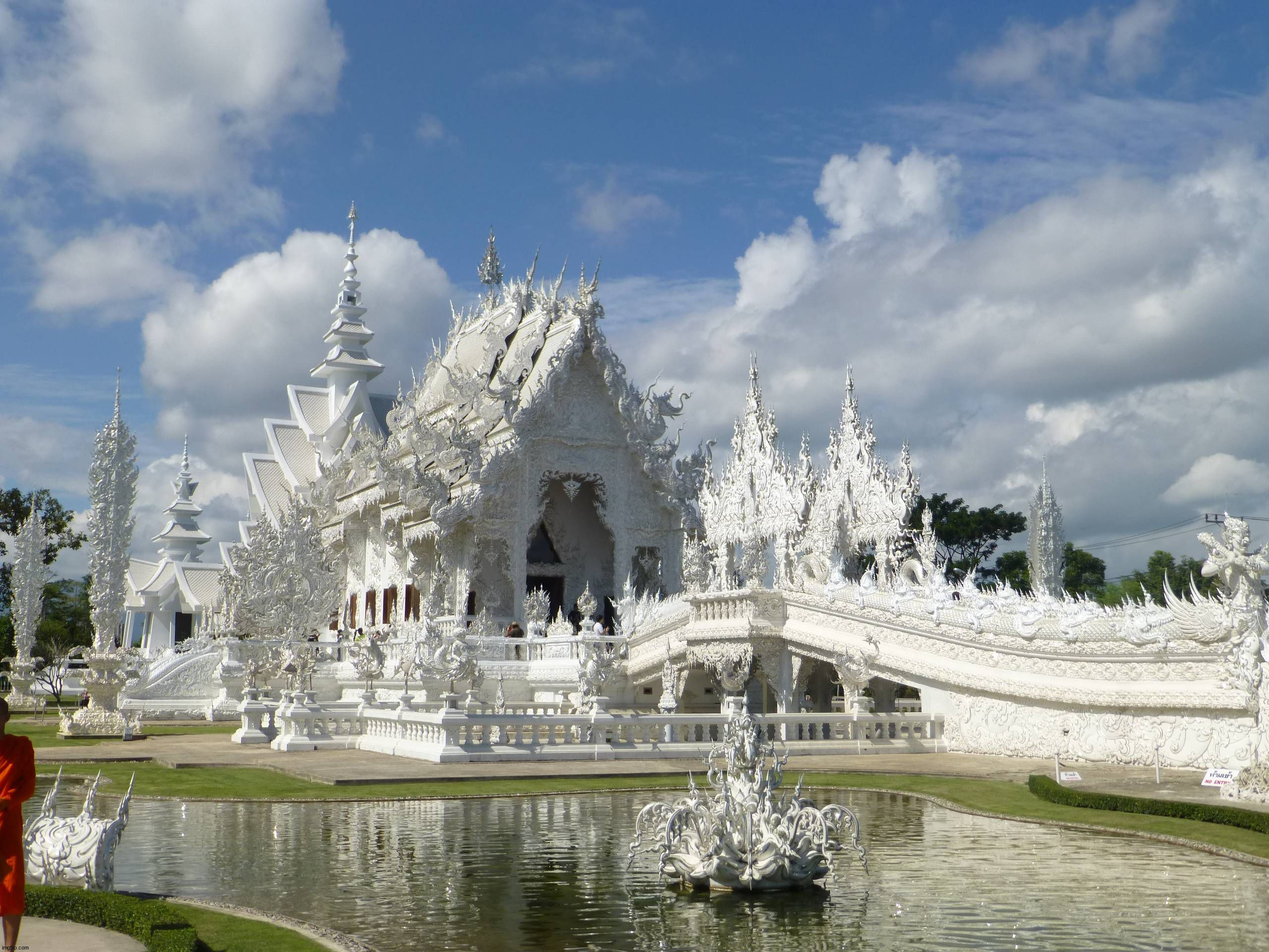 Wat Rong Khun - Chiang Rai, Thailand | image tagged in awesome | made w/ Imgflip meme maker
