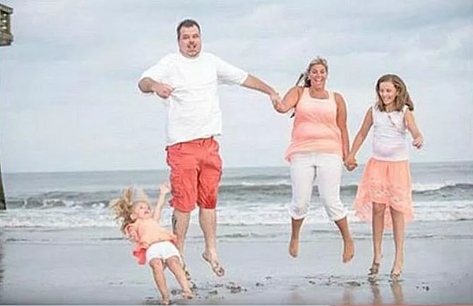 family beach fail Blank Meme Template