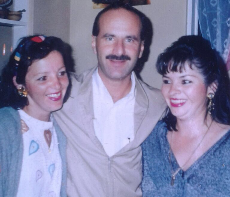 Selfie con Figueres Blank Meme Template