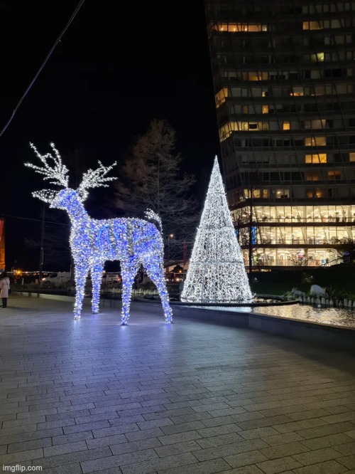 Not my photo, my aunt took these :D. Anyway, this is a town square in Liverpool, England. Enjoy! | image tagged in unfunny | made w/ Imgflip meme maker