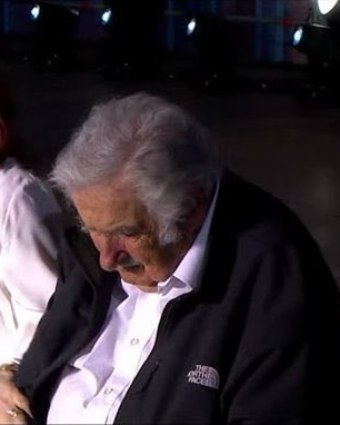 pepe mujica durmiendose Blank Meme Template