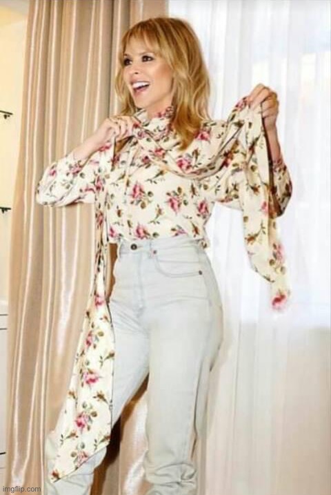 Kylie scarf | image tagged in kylie scarf | made w/ Imgflip meme maker