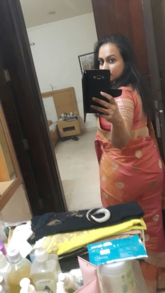 indian woman showing back Blank Meme Template