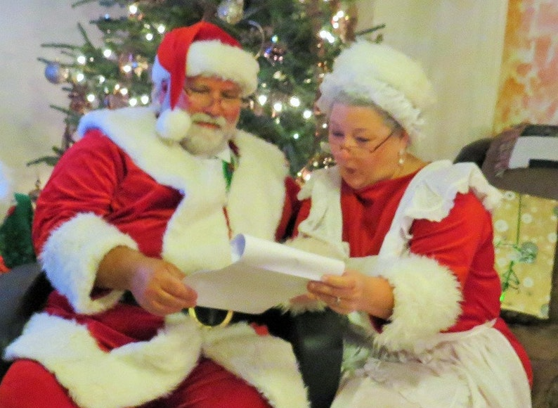 Santa and Mrs. Klaus Blank Meme Template