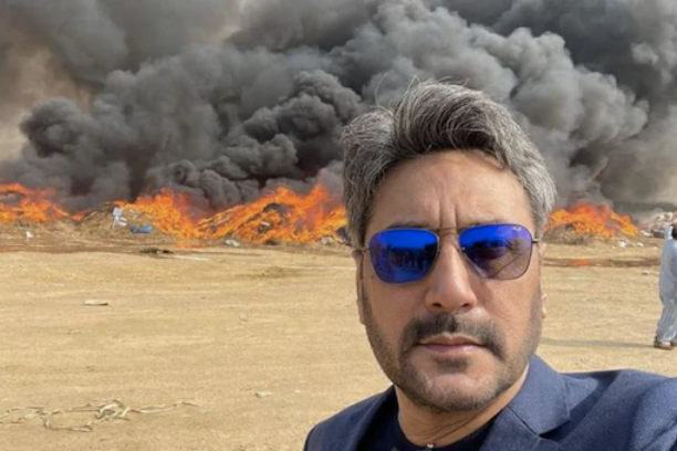 adnan siddiqui meme Blank Meme Template