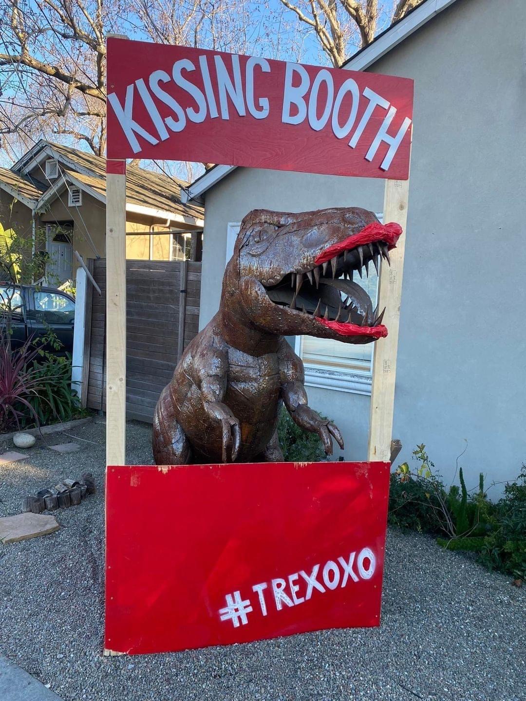 High Quality T-rex kissing booth Blank Meme Template