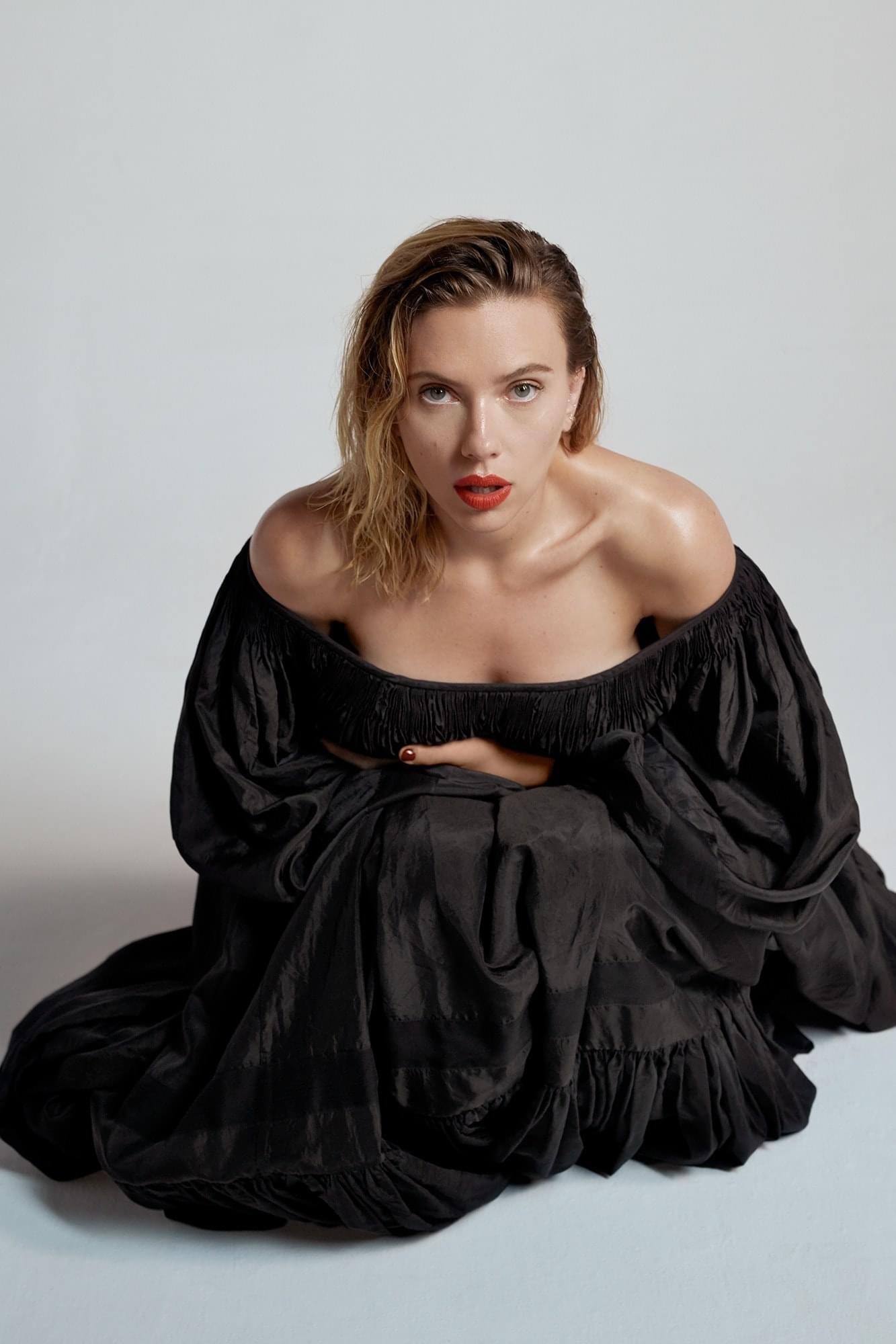 Scarlett Johansson Blank Meme Template