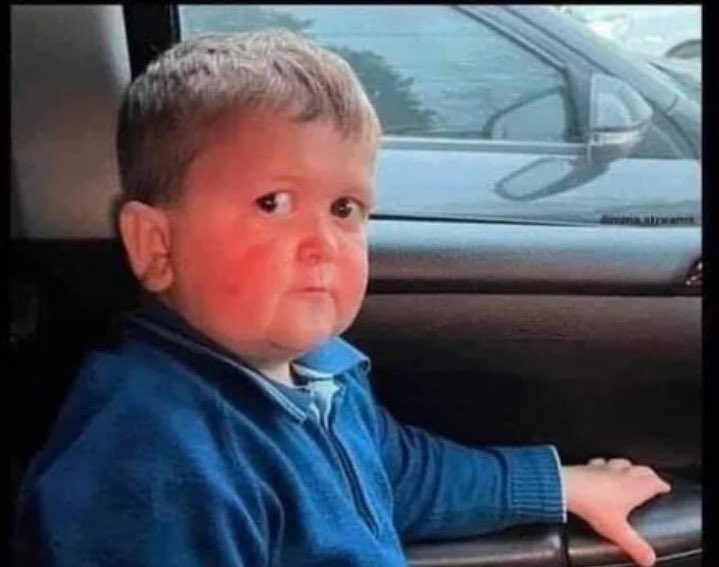 Bebe miedo Blank Meme Template