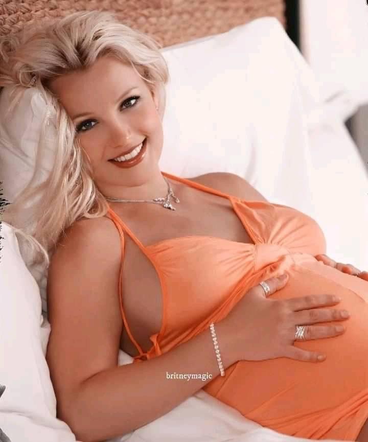 High Quality Britney Spears pregnant Blank Meme Template