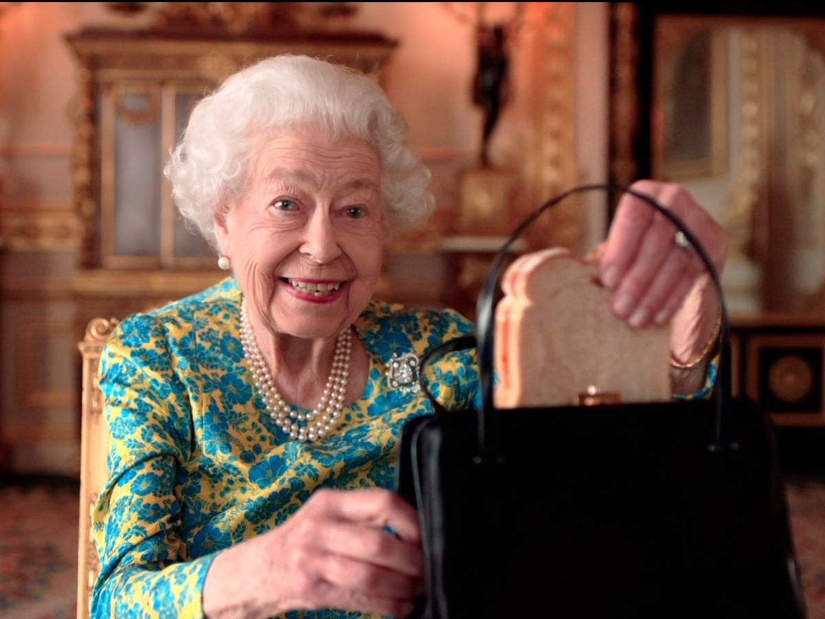 Queen handbag sandwich Blank Meme Template