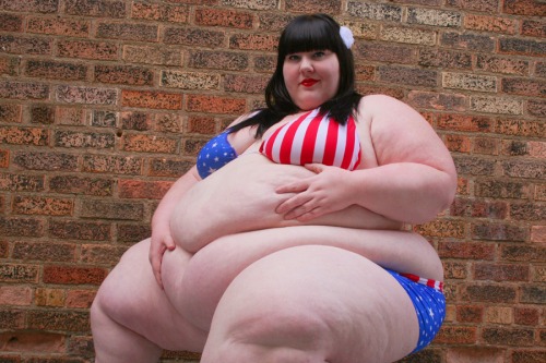 High Quality Fat girl on 4th of July Blank Meme Template