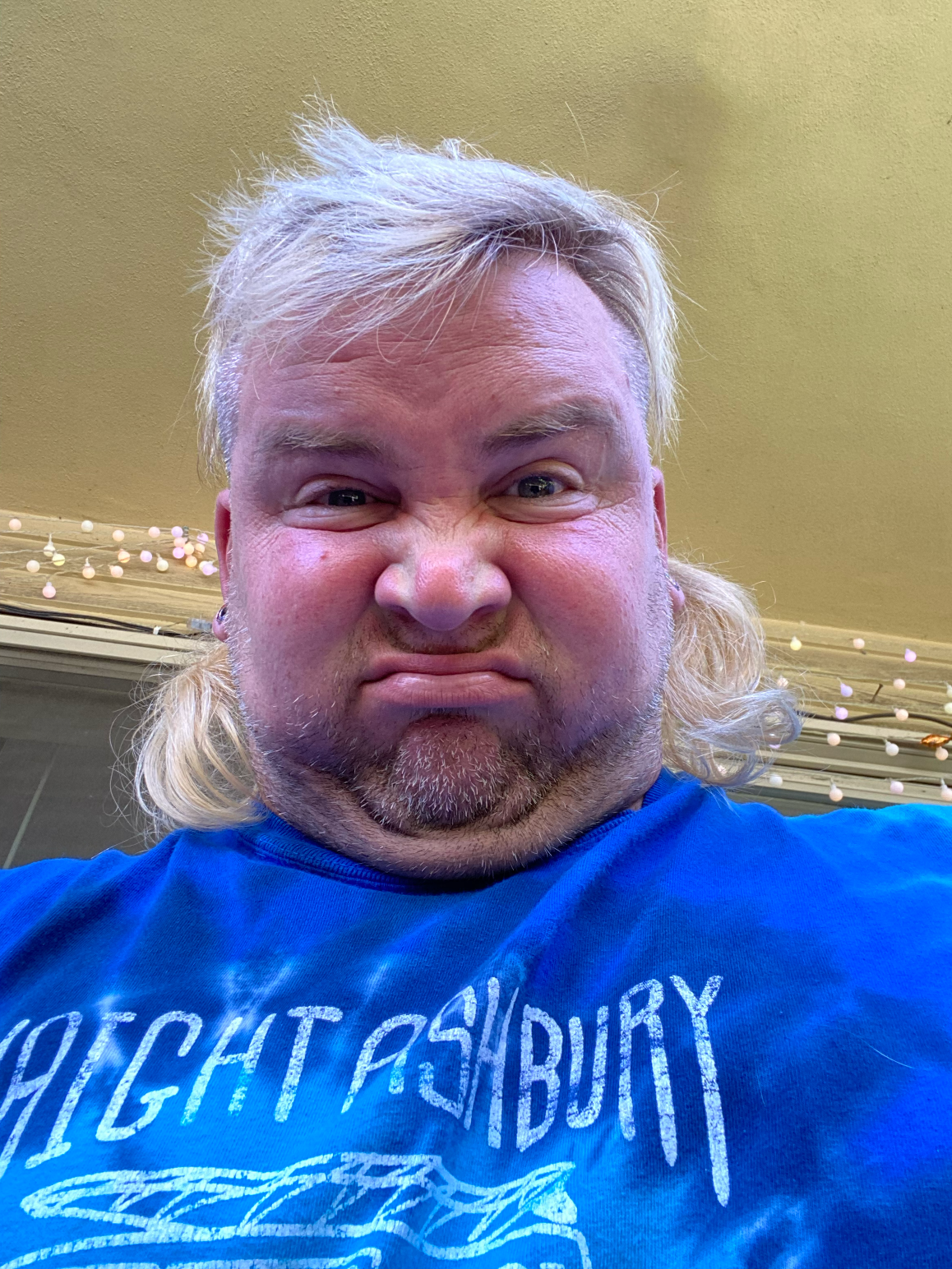 High Quality Front-Facing Camera Blank Meme Template