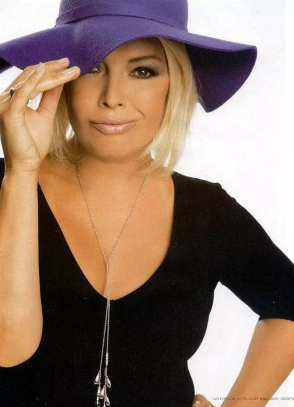 High Quality Kim Wilde hat Blank Meme Template