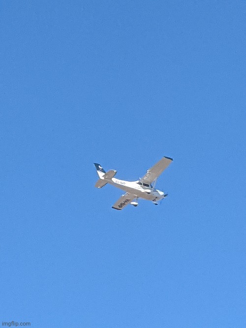 Random Cessna 172 over my school | made w/ Imgflip meme maker