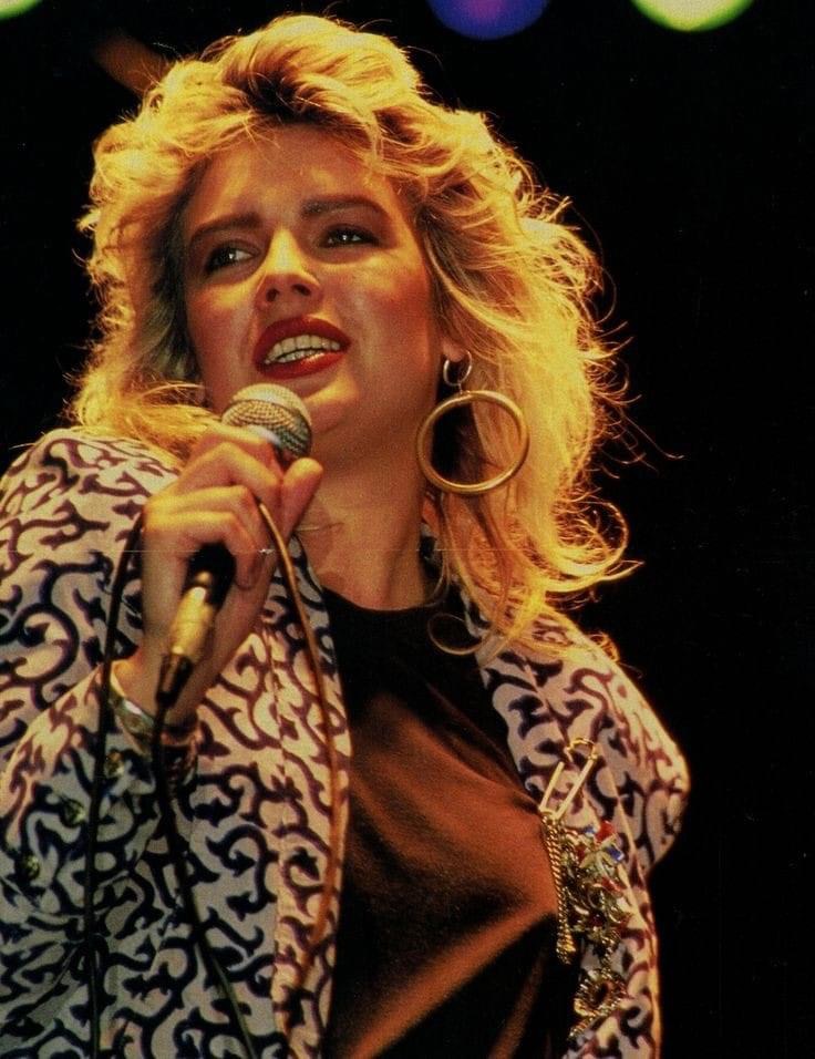 Kim Wilde singing Blank Meme Template