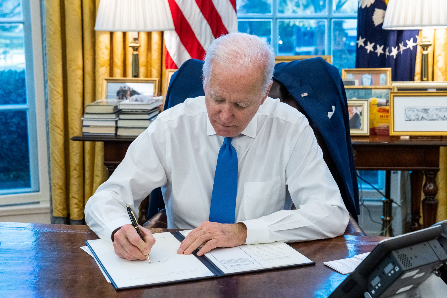 biden signing Blank Meme Template