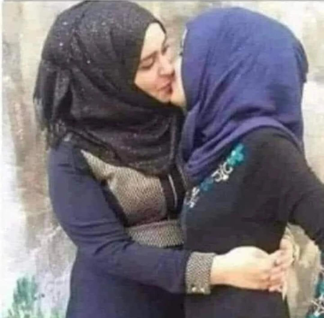 High Quality Muslim women kissing Blank Meme Template