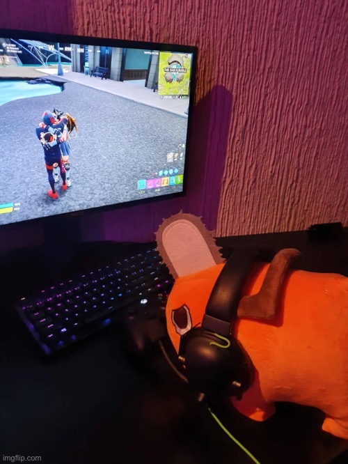 Pochita playing fortnite ☠️ | made w/ Imgflip meme maker