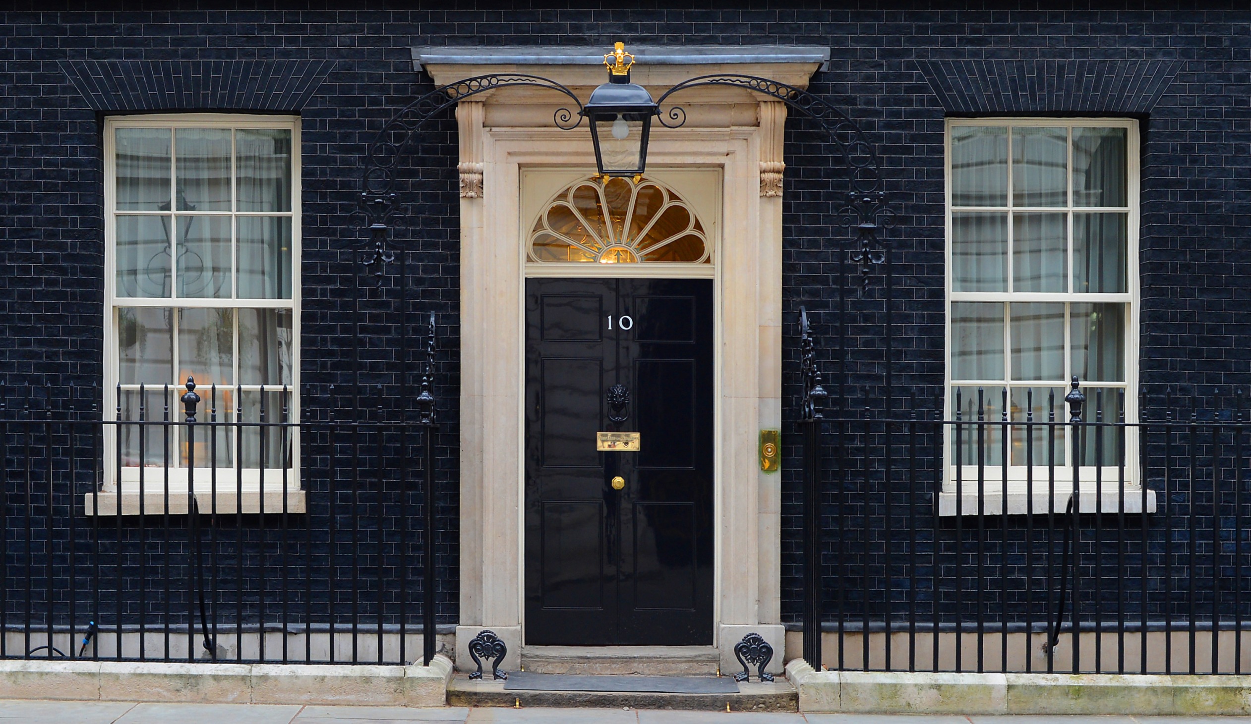 10 Downing Street Blank Meme Template