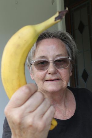 TOP old woman banana JPP Blank Meme Template