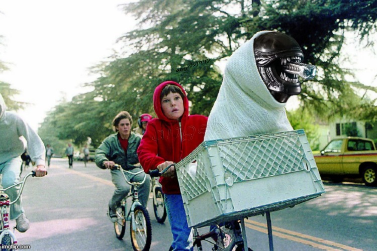 E.T. the Extra-Terrestrial | image tagged in e t the extra-terrestrial,aliens,horror movie,elliot,et,monster | made w/ Imgflip meme maker